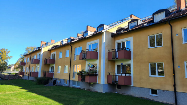 Varsam fönsterrestaurering – Alin & Hedenlund Fastighetsförvaltning