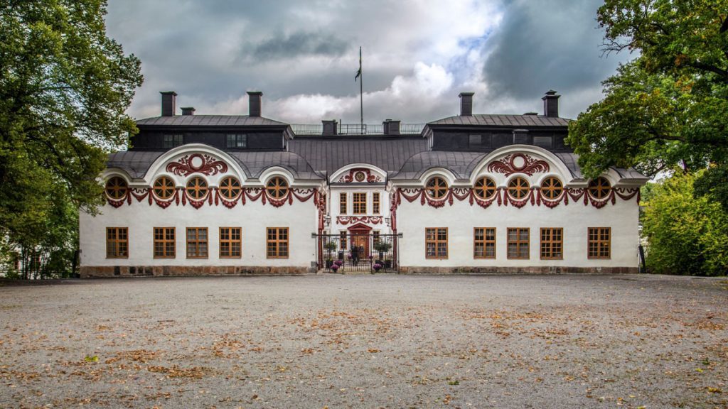 Restaurering av blyinfattade kulturfönster – Karlbergs Slott, Solna