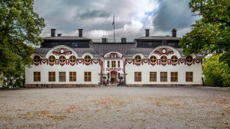 Restaurering av blyinfattade kulturfönster – Karlbergs Slott, Solna