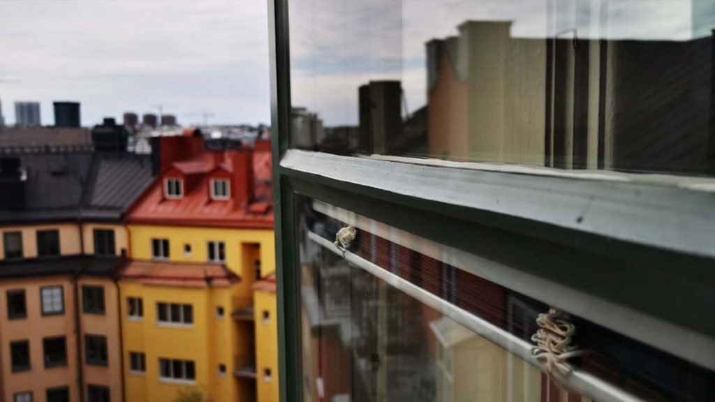 Hållbart fönsterunderhåll i Stockholm – Professionell målning och tätning